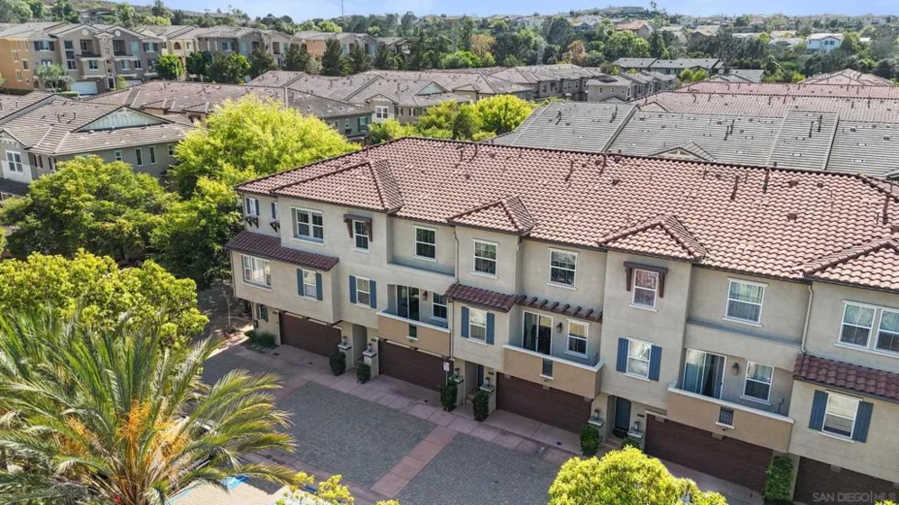 2104 Cosmo Way photo 44