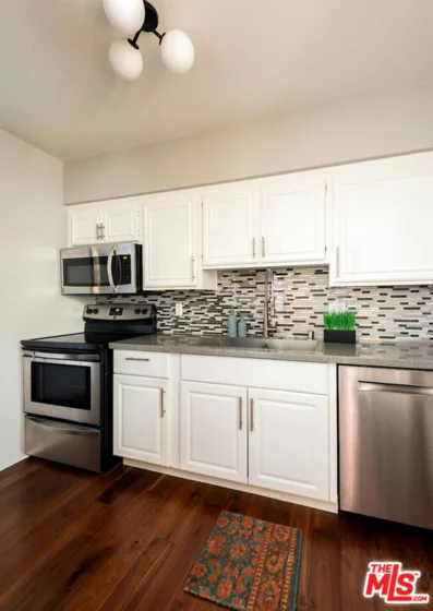 7270 Hillside Avenue #204 photo 8
