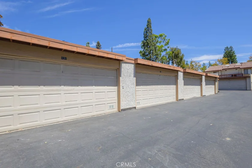 5720 Owensmouth Avenue #131 photo 25