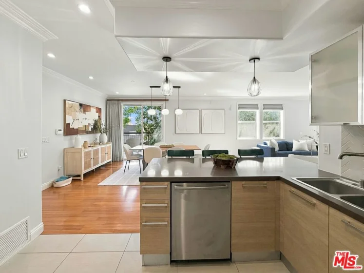 8121 Norton Avenue #201 photo 15
