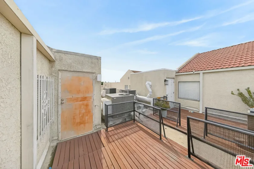 1118 Valencia Street #310 photo 21
