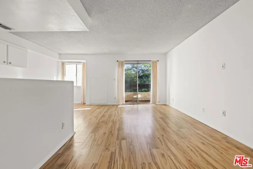 2700 Cahuenga Boulevard #2216 photo 40