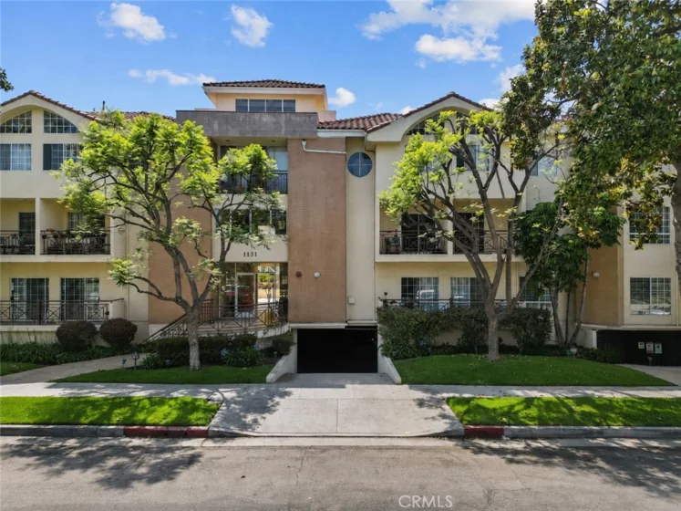 1131 Campbell Street #210 photo 48