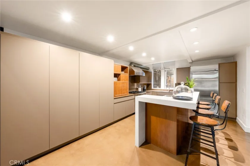 1037 N Laurel Avenue #11B photo 14