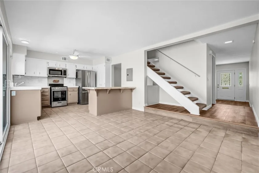 4107 Larwin Avenue photo 9