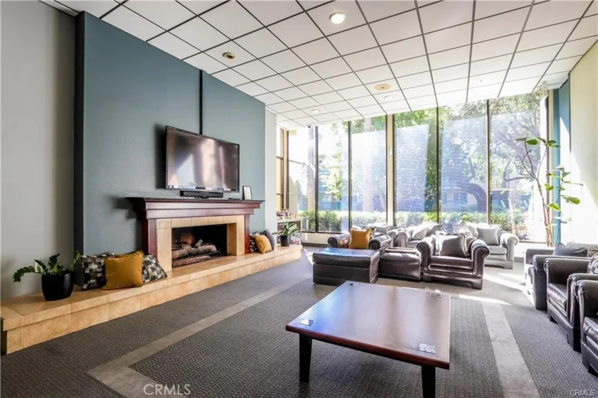 424 N Bellflower #101 photo 22