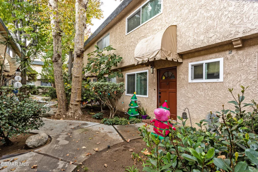 17151 Roscoe Boulevard #4 photo 1