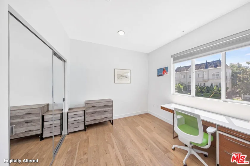 820 S Wilton Place #201 photo 14