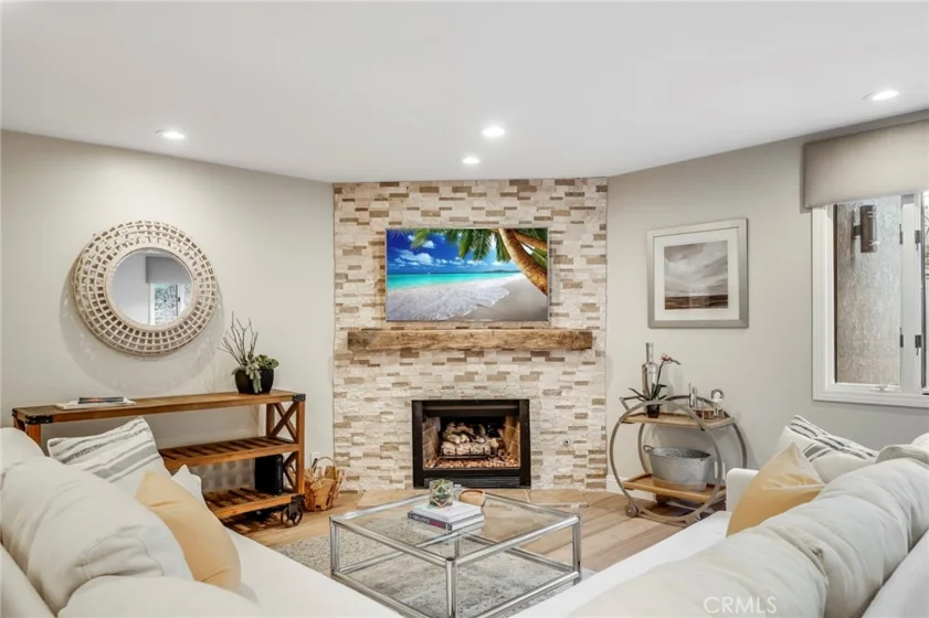 247 Calliope Street photo 4