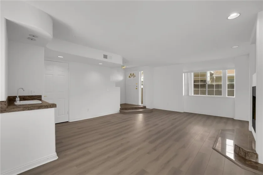 821 N Garfield Avenue #3 photo 2