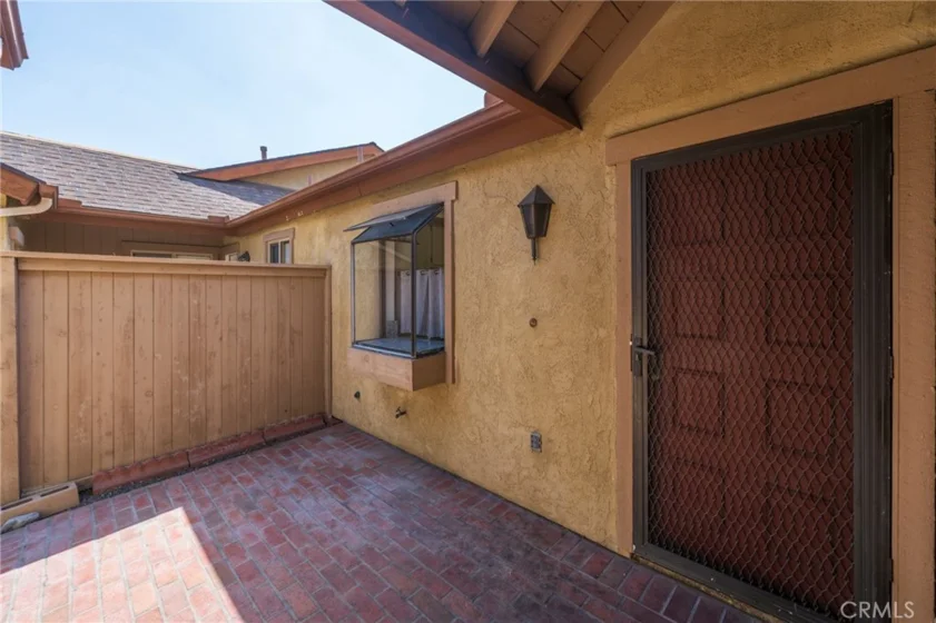 970 S Laurelwood photo 5