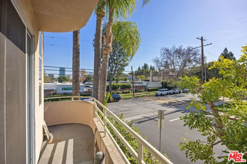 4549 Haskell Avenue #1 photo 26