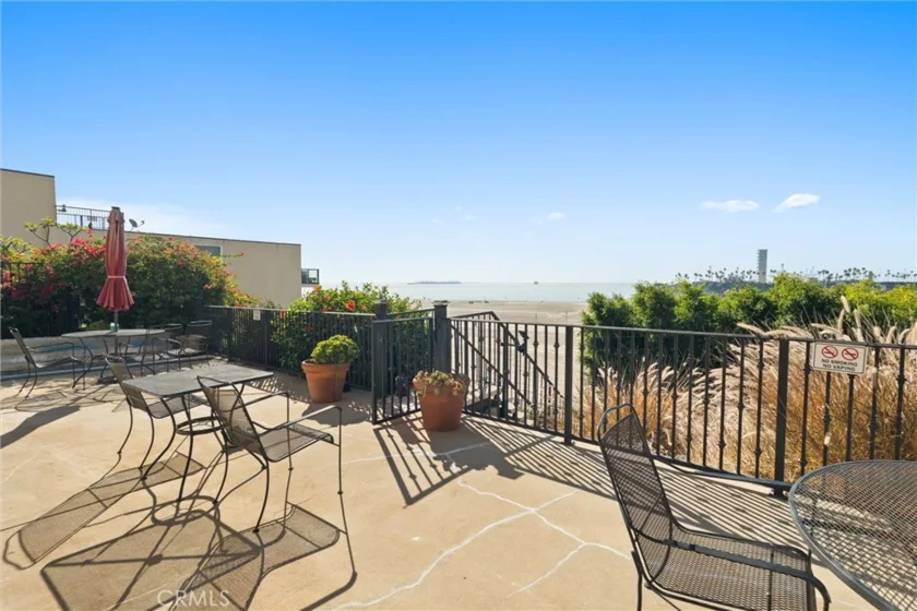 1030 E Ocean #308 photo 26