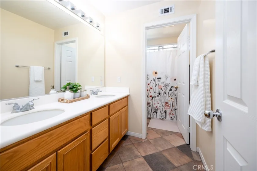 39879 Camden Court photo 39