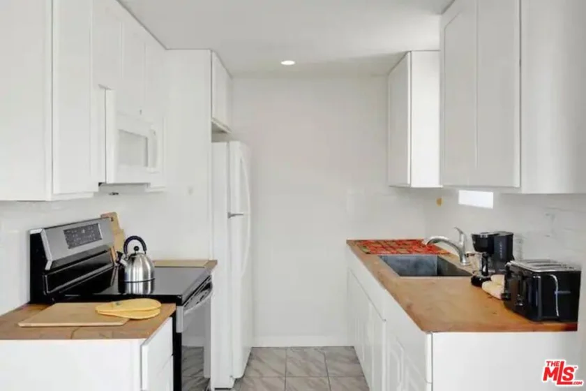 615 E Broadway #304 photo 16