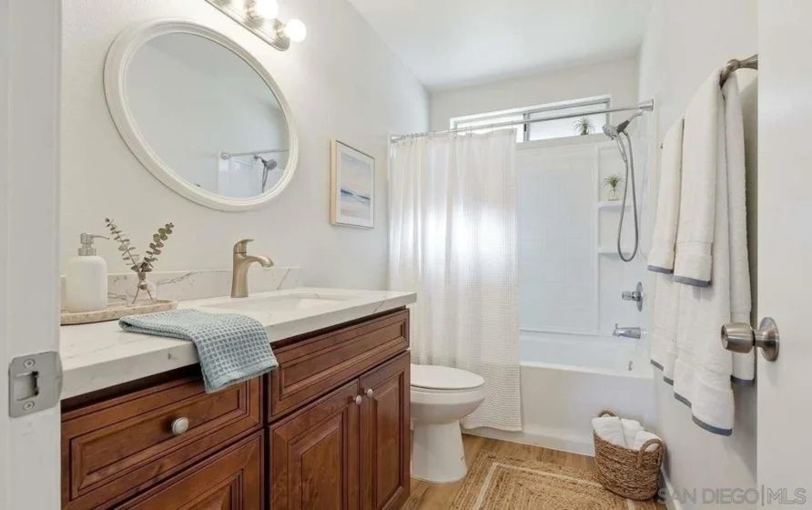 5130 N River Road #Unit B photo 9