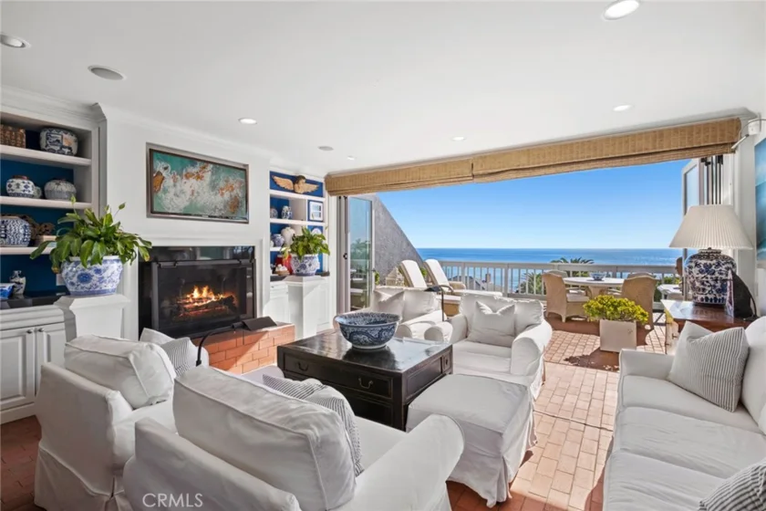 712 Cliff Drive photo 1