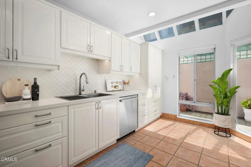 400 Monterey Road #16 photo 17