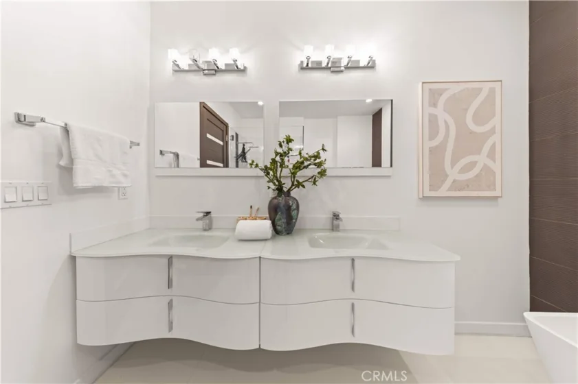 4485 Hazeltine Avenue #1 photo 35