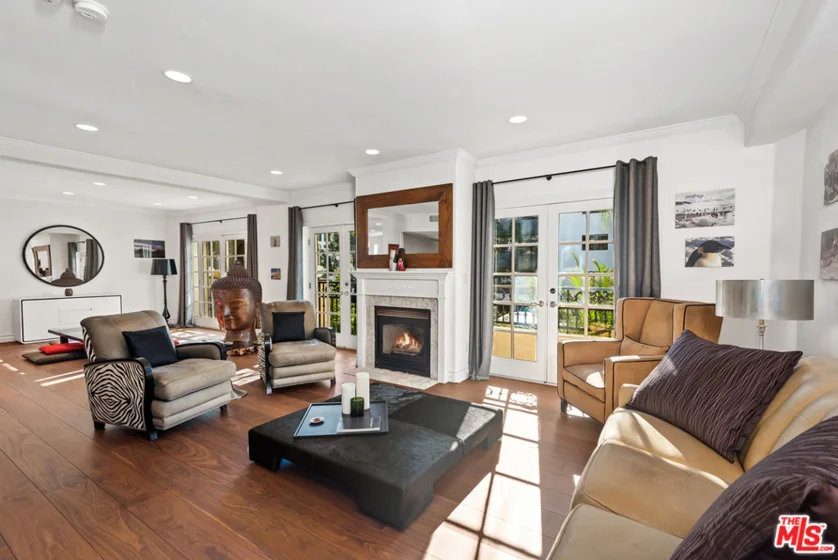 1820 Holmby Avenue #1 photo 1