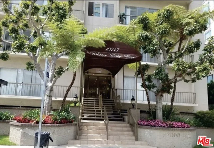 10747 Wilshire Boulevard #902 photo 1