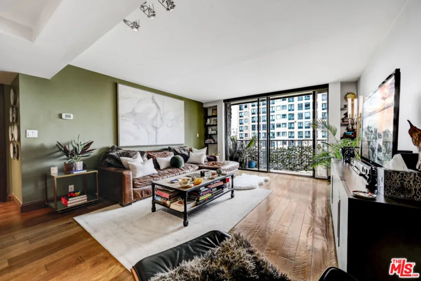 10535 Wilshire Boulevard #712 photo 1