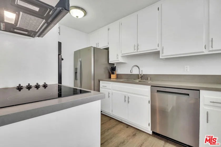 5674 Windsor Way #210 photo 18