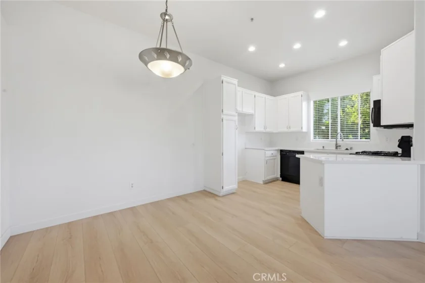 157 California Court photo 29