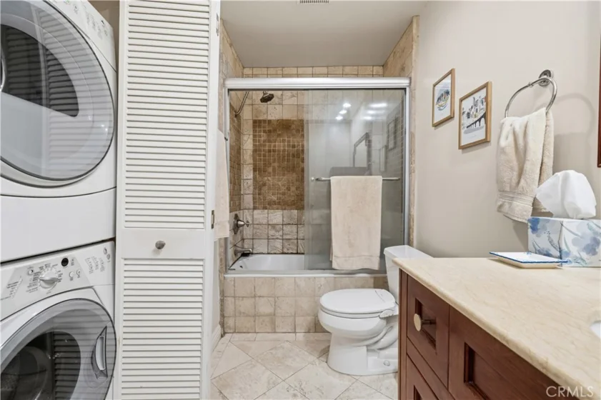 1154 S Barrington Avenue #213 photo 9