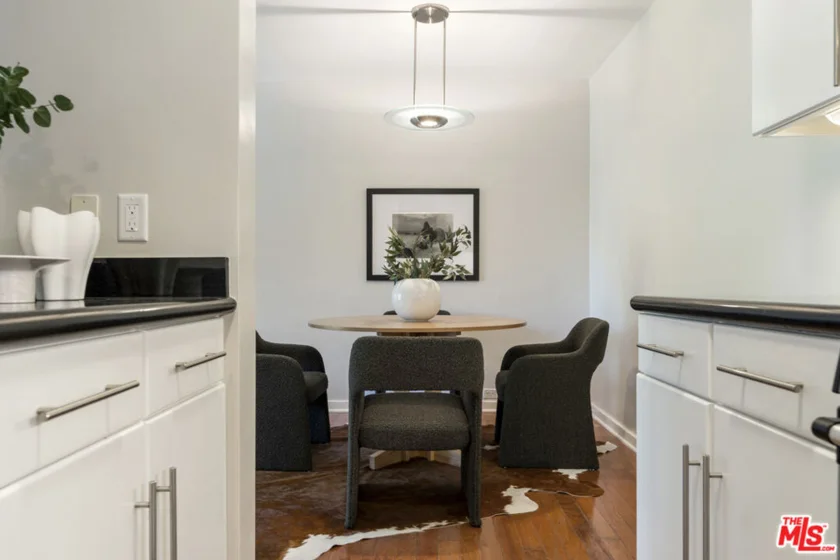 330 S Barrington Avenue #201 photo 5