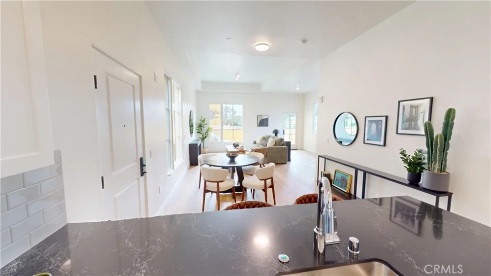 1878 E Walnut Street #203 photo 15