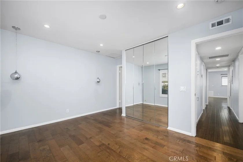 9658 Bloomfield Avenue photo 32