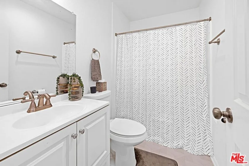 620 W Hyde Park Boulevard #117 photo 6