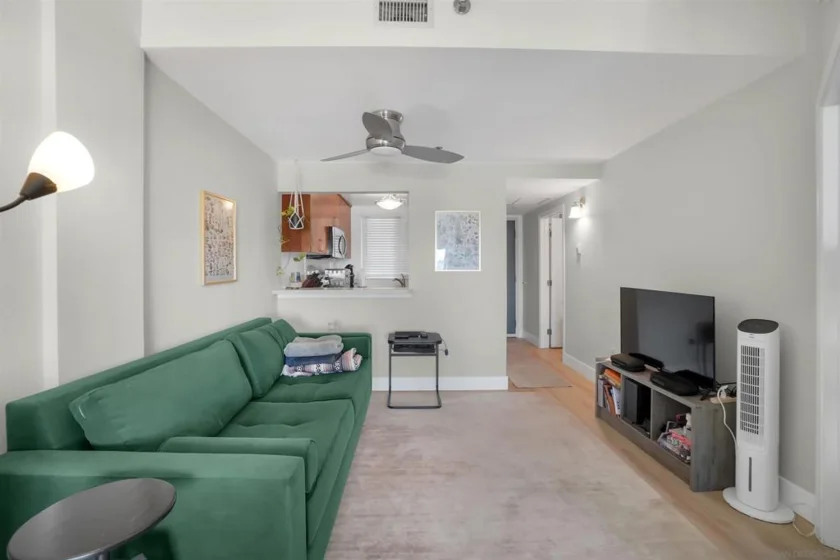 2828 University Avenue #406 photo 6
