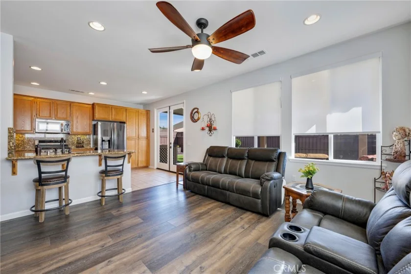 39416 Cardiff Avenue photo 22