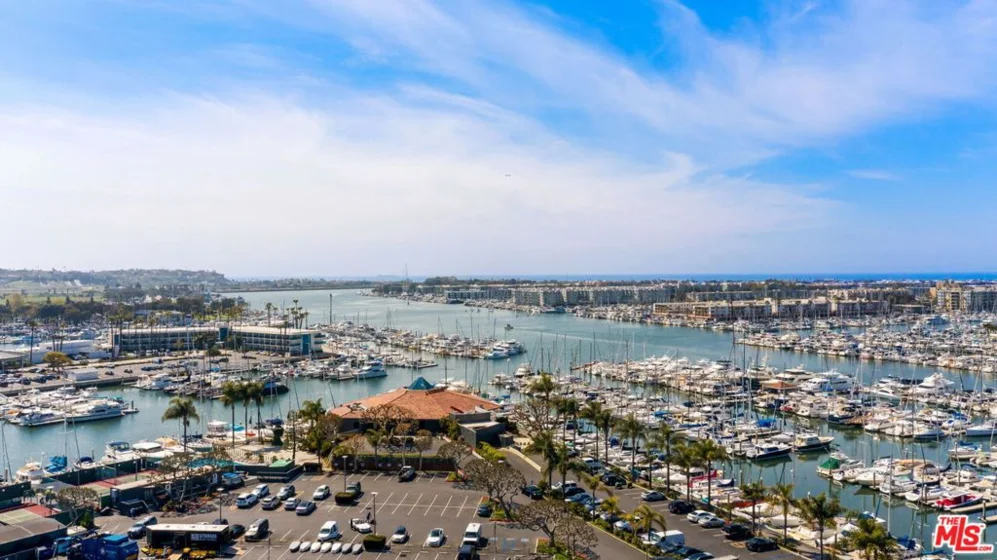 13600 Marina Pointe Drive #604 photo 33