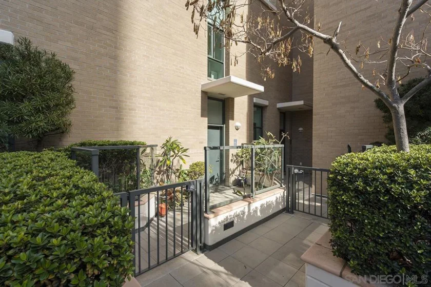 325 7th Avenue #211 photo 62