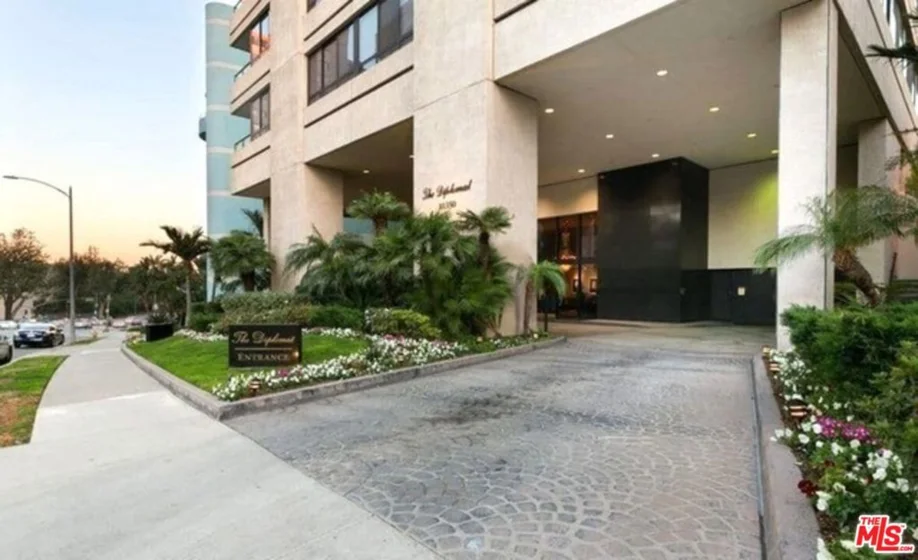 10350 Wilshire Boulevard #404 photo 23