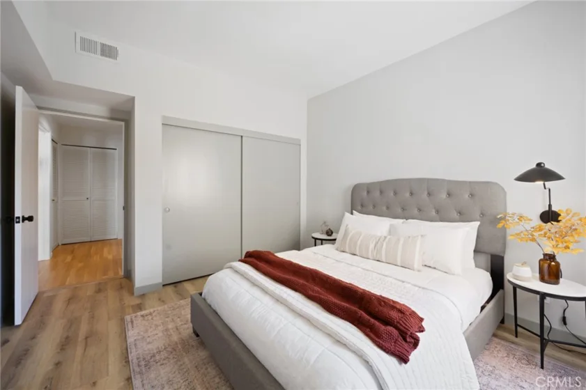 520 S Barrington Avenue #116 photo 31