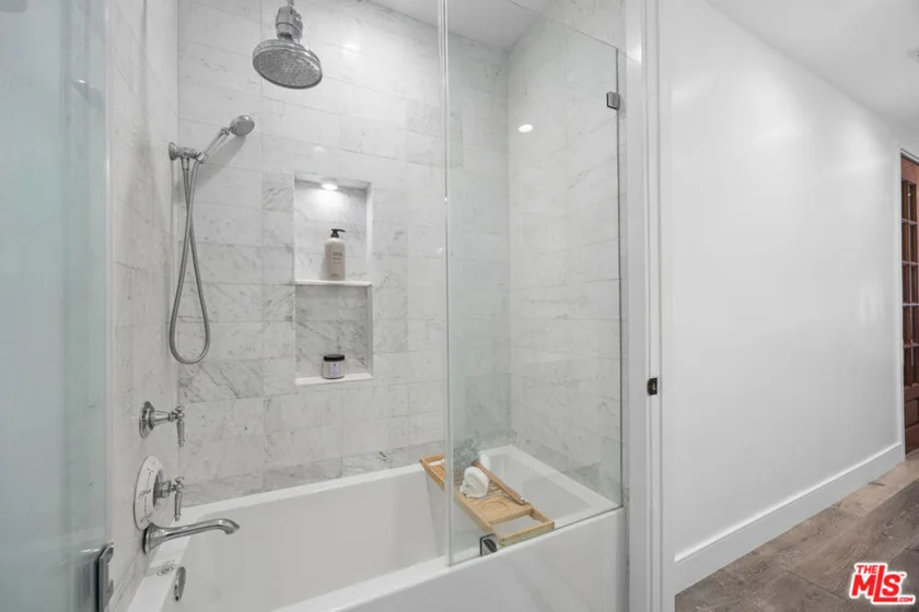 1828 Holmby Avenue #103 photo 4