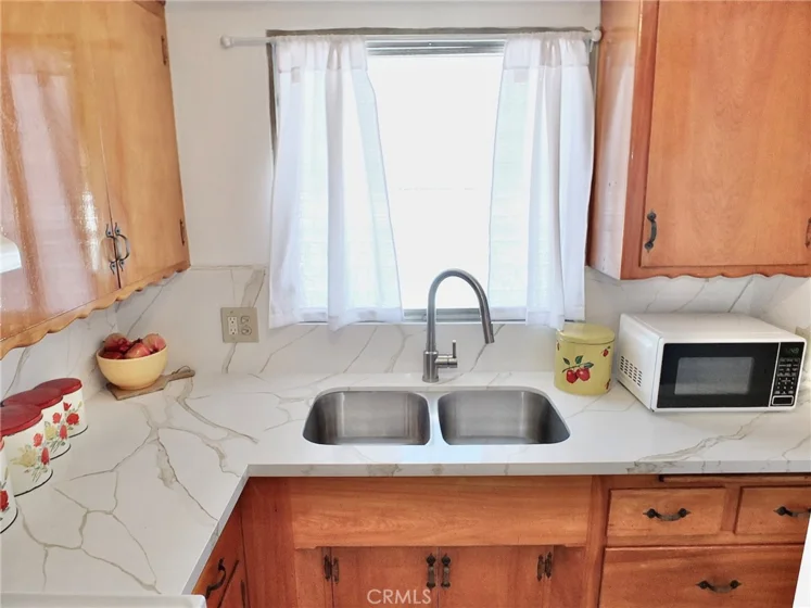 1724 E 1st Street #9 photo 21