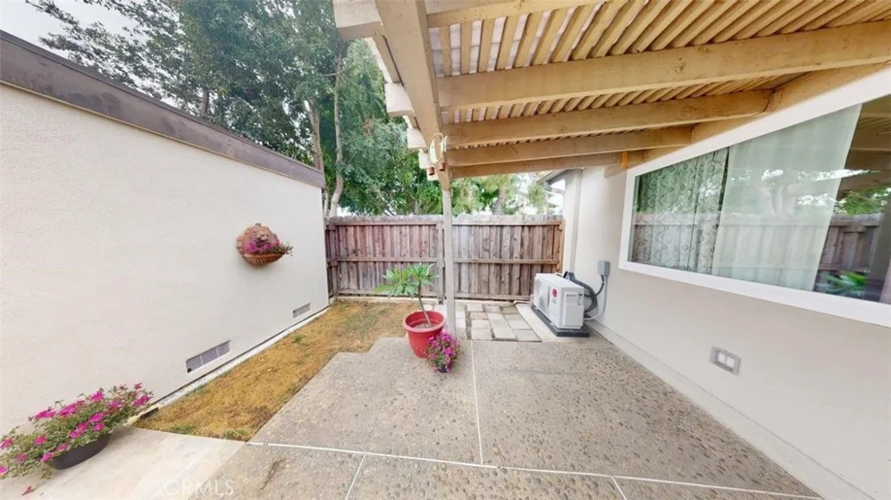 11043 Sherman Way photo 12