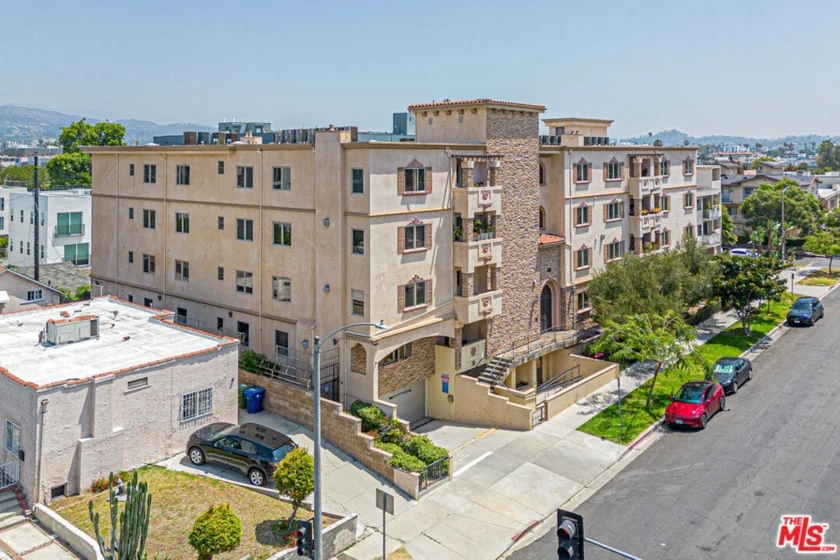 5057 Maplewood Avenue #PH4 photo 1