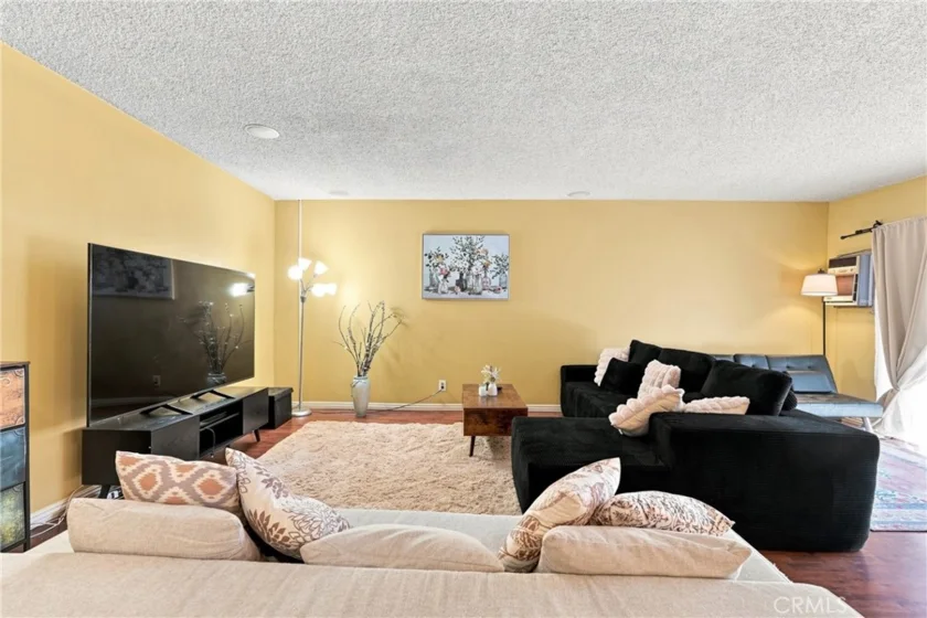 5625 Windsor Way #211 photo 4