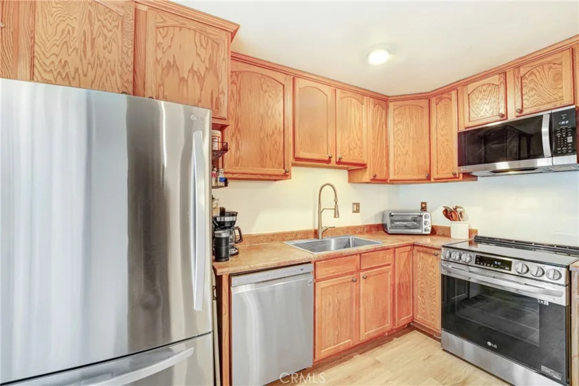 7301 Lennox Avenue #D13 photo 4