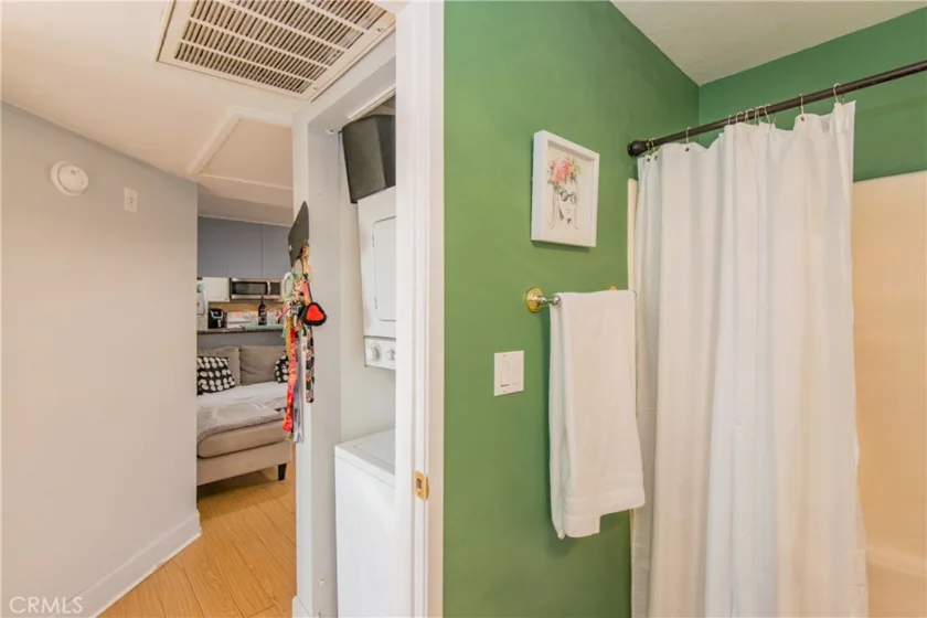 7045 Woodley Avenue #218 photo 7