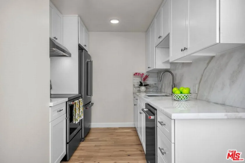 10751 Wilshire Boulevard #909 photo 19