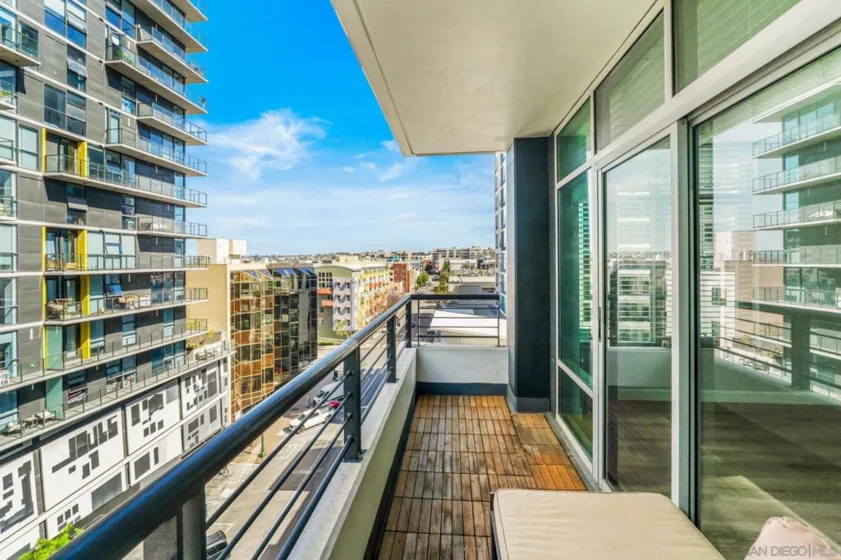 425 W Beech Street #805 photo 14