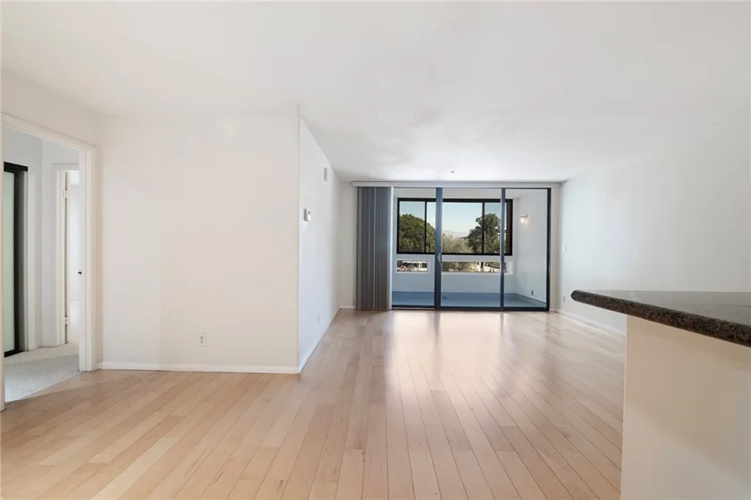 121 S Hope Street #333 photo 17