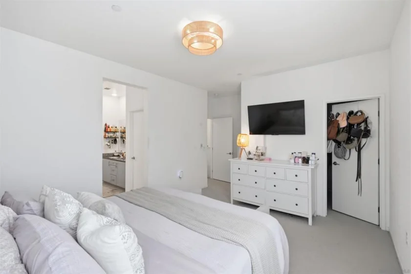 5491 Seacliff Place #108 photo 27